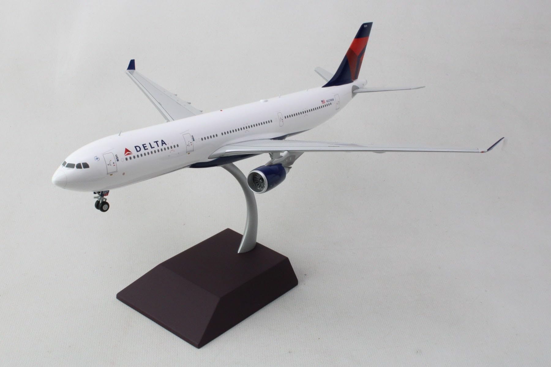 Amazon.com: GeminiJets G2DAL1119 Delta Air Lines Airbus A330